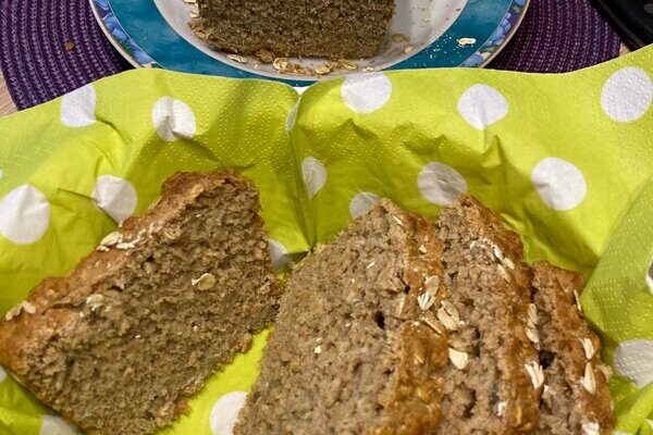 Körnerbrot angeschnitten